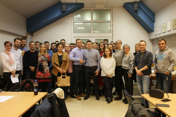 45045309474_c3085c8898_b